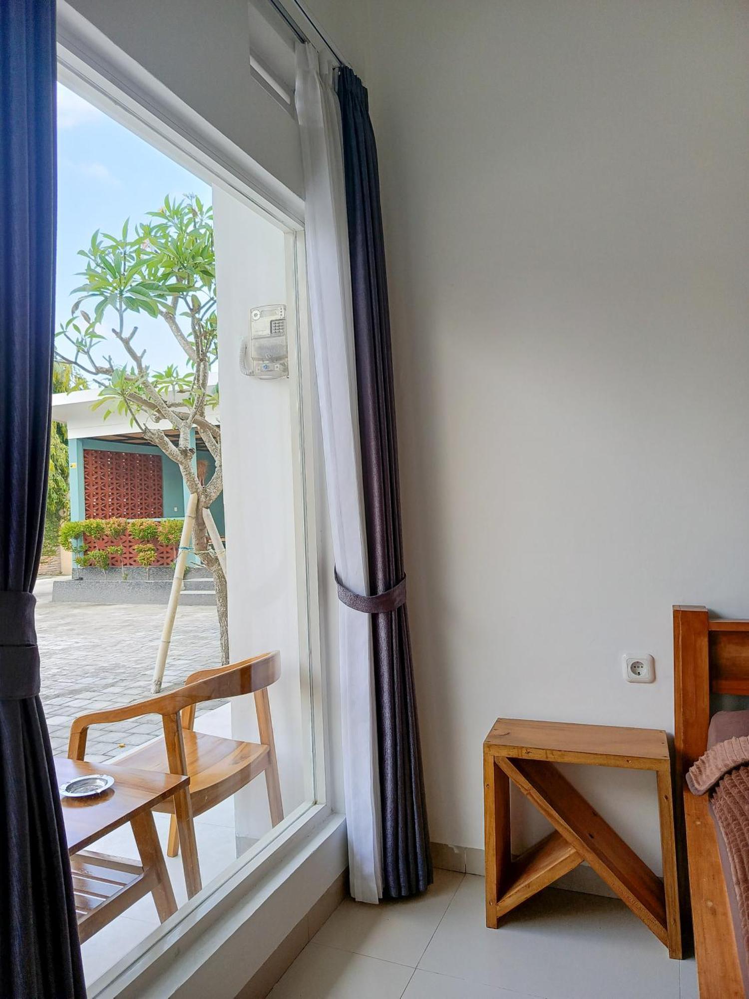 Zavana Rooms & Restaurant Tanjungkarang 外观 照片