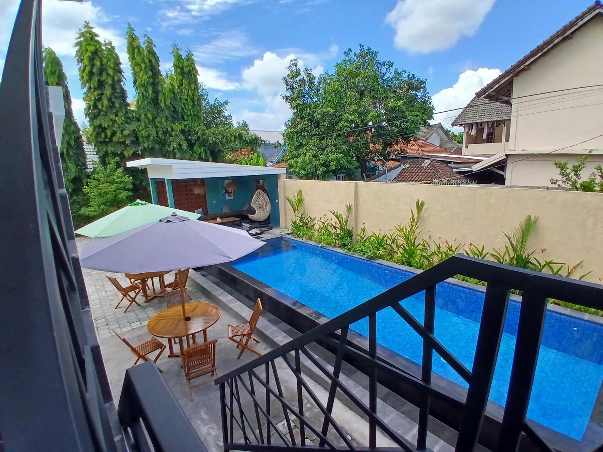 Zavana Rooms & Restaurant Tanjungkarang 外观 照片