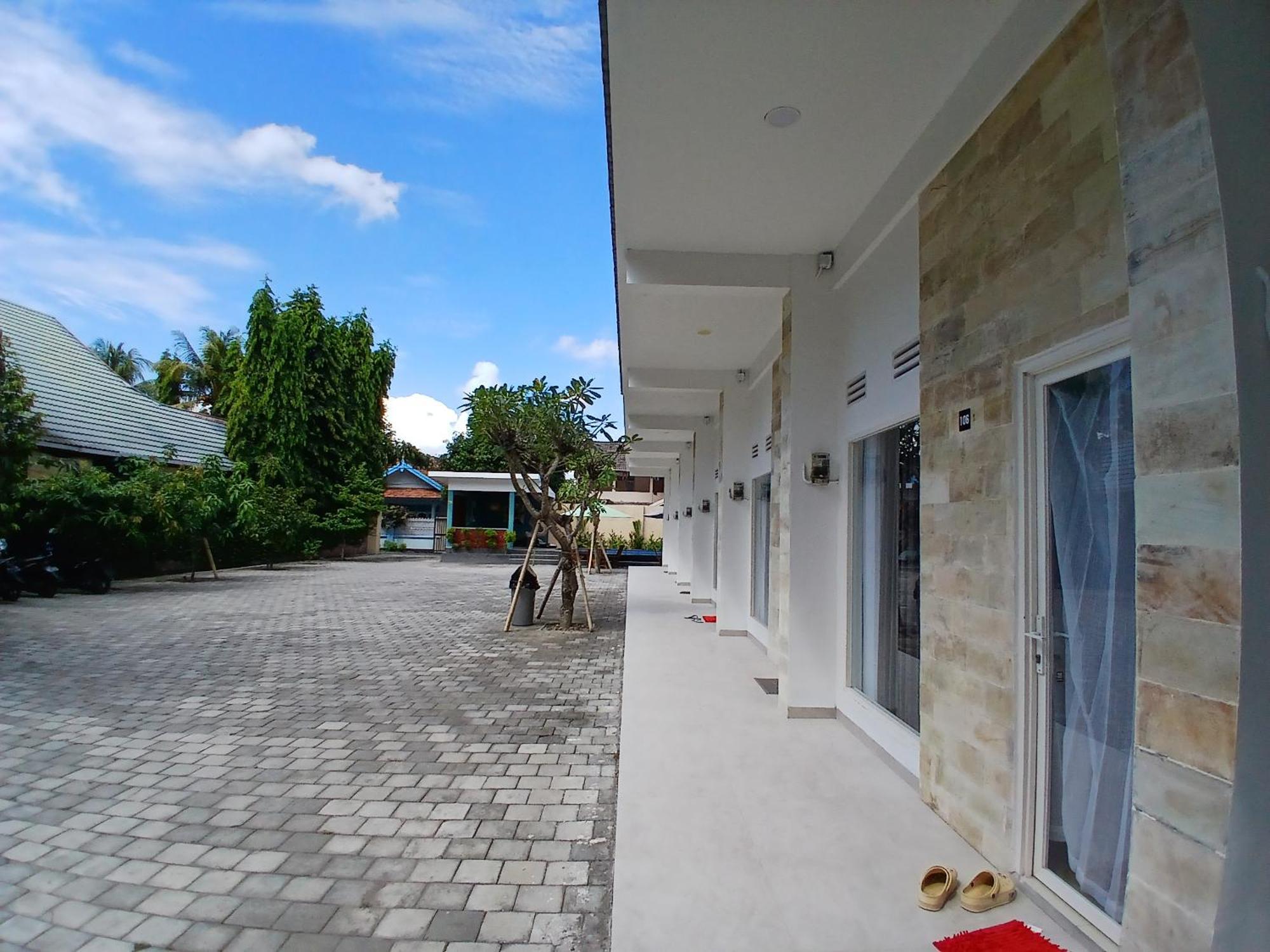 Zavana Rooms & Restaurant Tanjungkarang 外观 照片