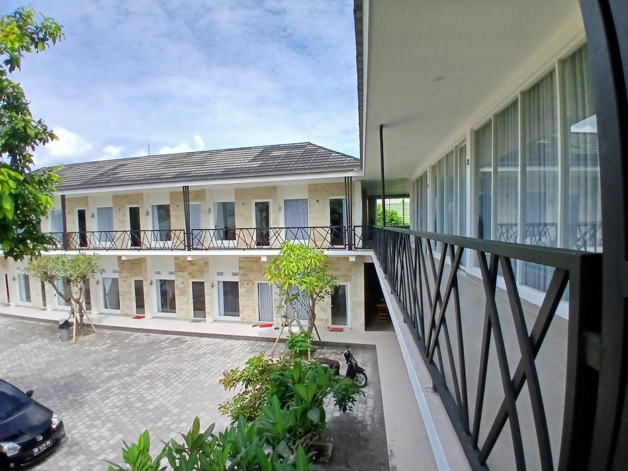 Zavana Rooms & Restaurant Tanjungkarang 外观 照片