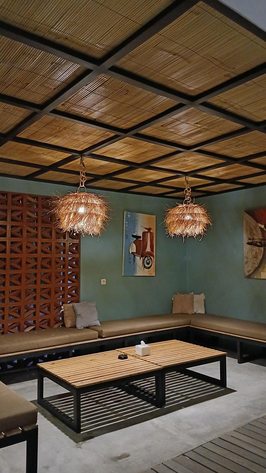 Zavana Rooms & Restaurant Tanjungkarang 外观 照片