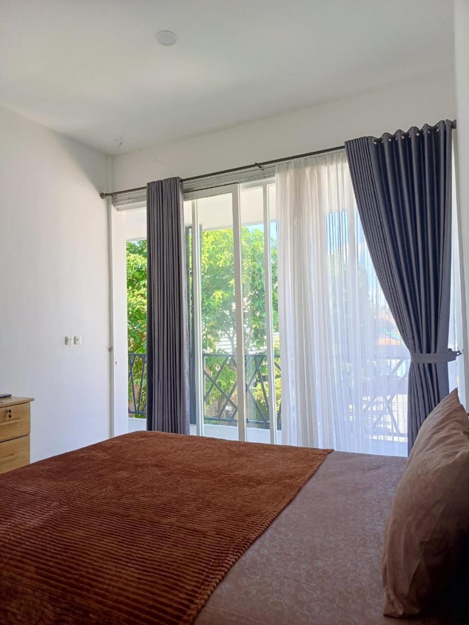 Zavana Rooms & Restaurant Tanjungkarang 外观 照片