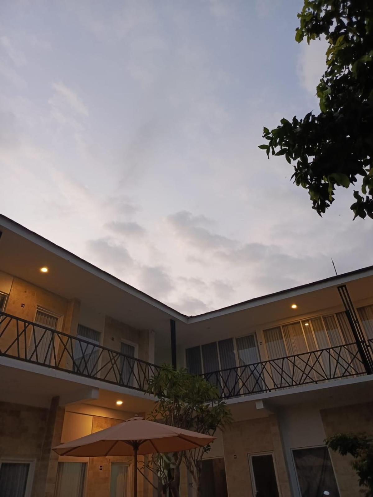 Zavana Rooms & Restaurant Tanjungkarang 外观 照片