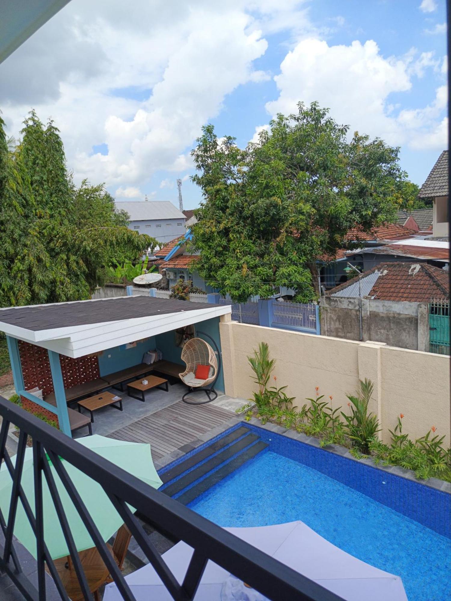 Zavana Rooms & Restaurant Tanjungkarang 外观 照片